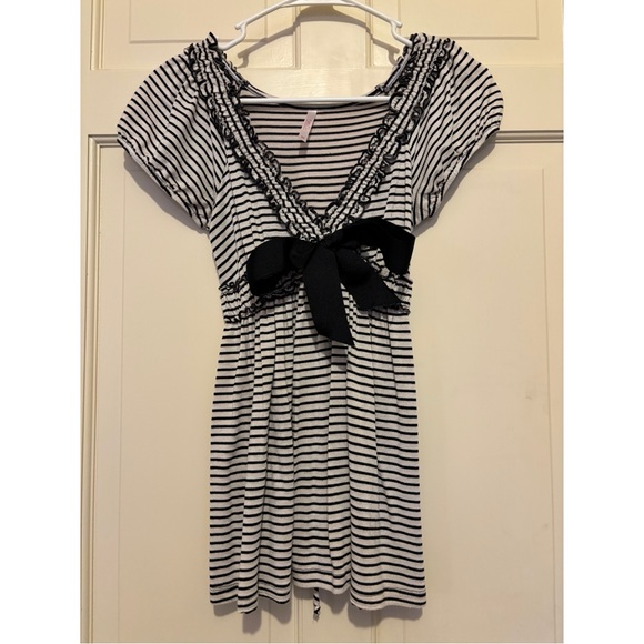 Women’s striped short sleeve top size medium blouse shirt summer feminine casual - Picture 2 of 10